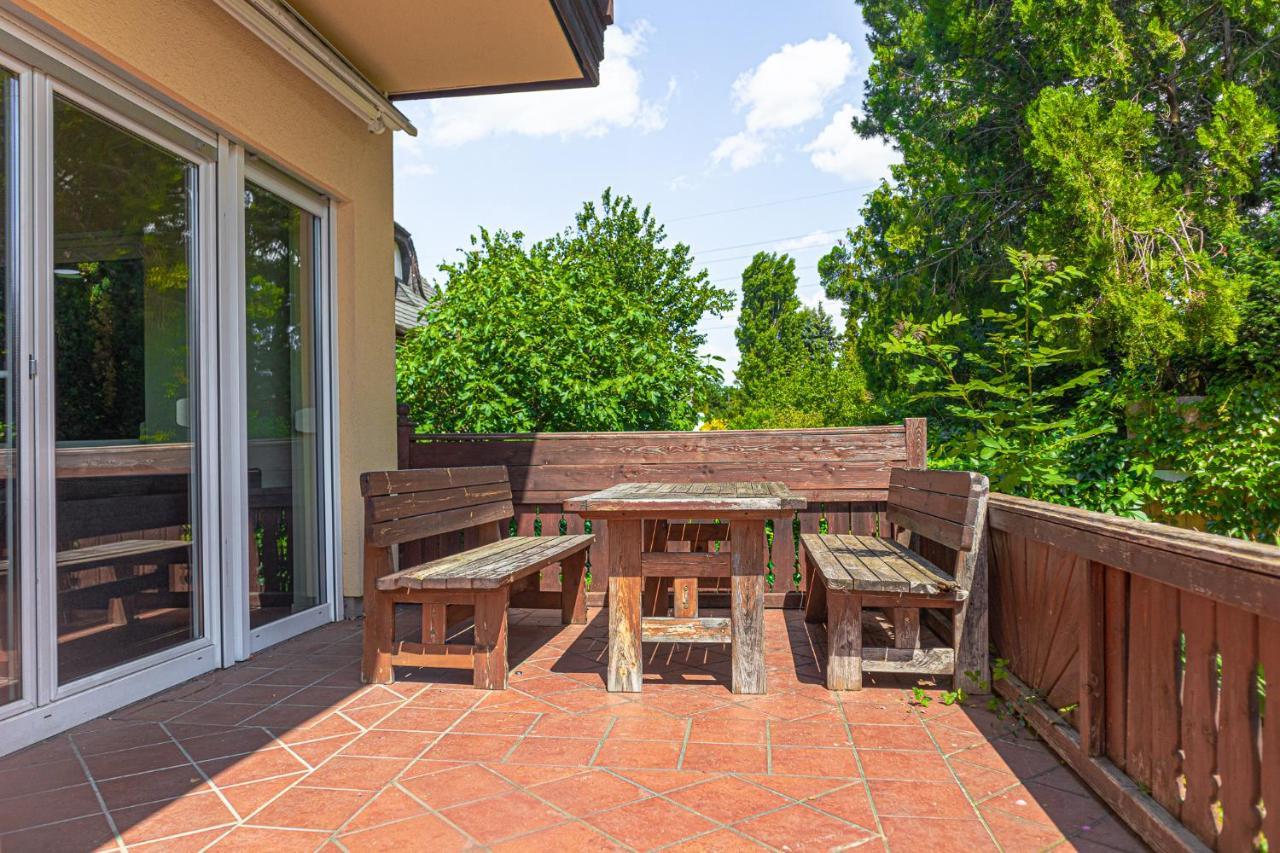 Exquisite Shared Villa - Your Private Room In This Beautiful Home Вена Экстерьер фото