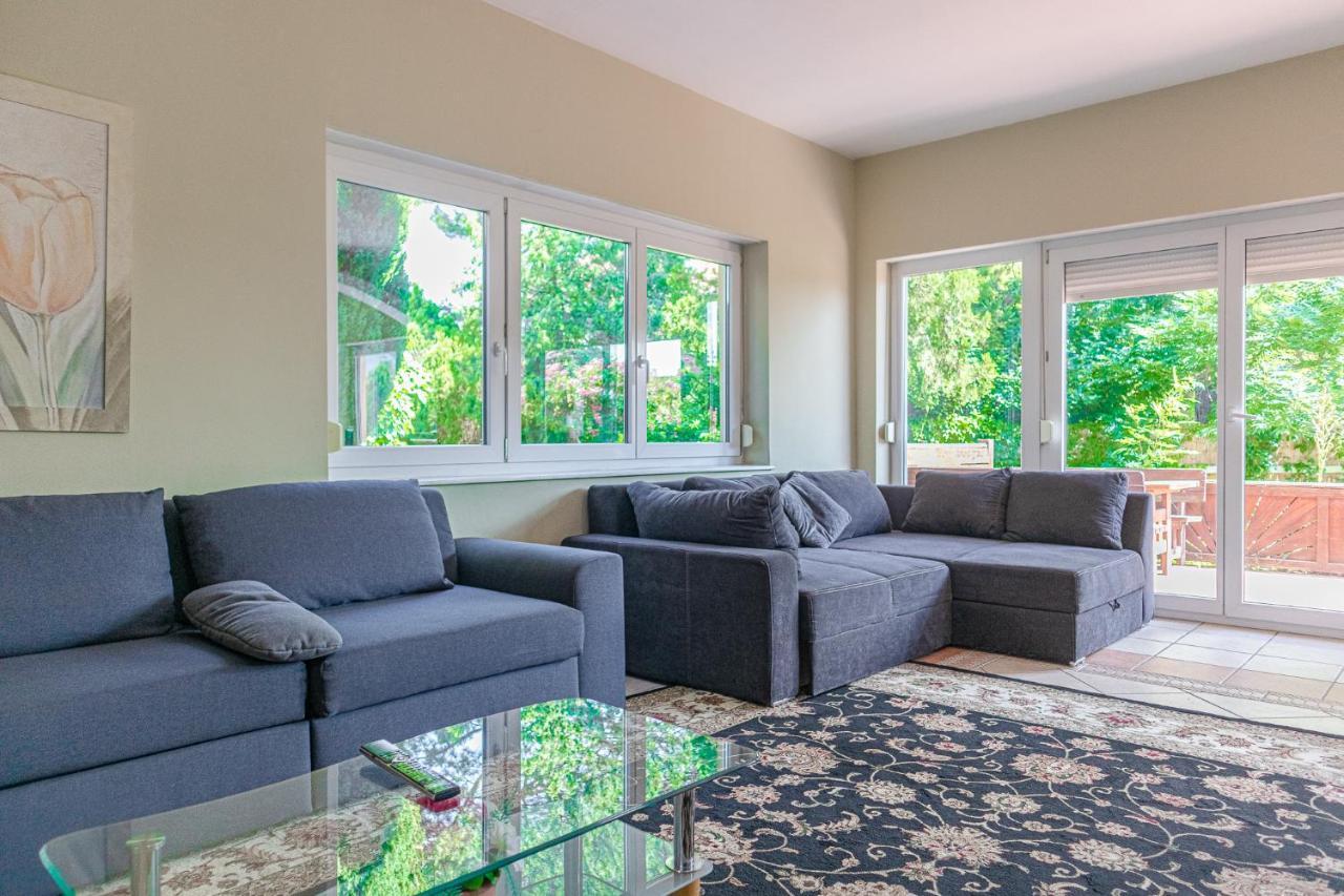 Exquisite Shared Villa - Your Private Room In This Beautiful Home Вена Экстерьер фото