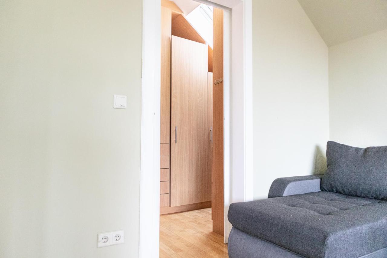 Exquisite Shared Villa - Your Private Room In This Beautiful Home Вена Экстерьер фото