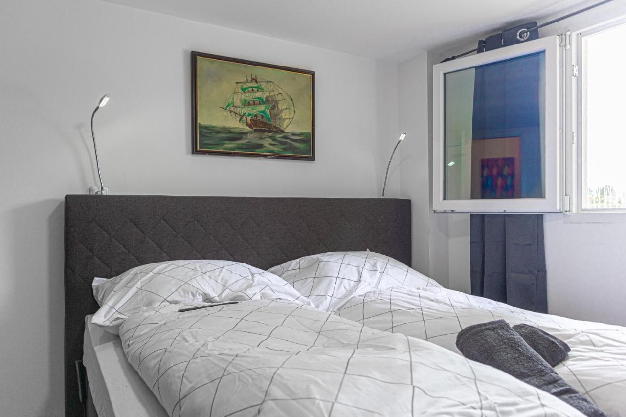Exquisite Shared Villa - Your Private Room In This Beautiful Home Вена Экстерьер фото